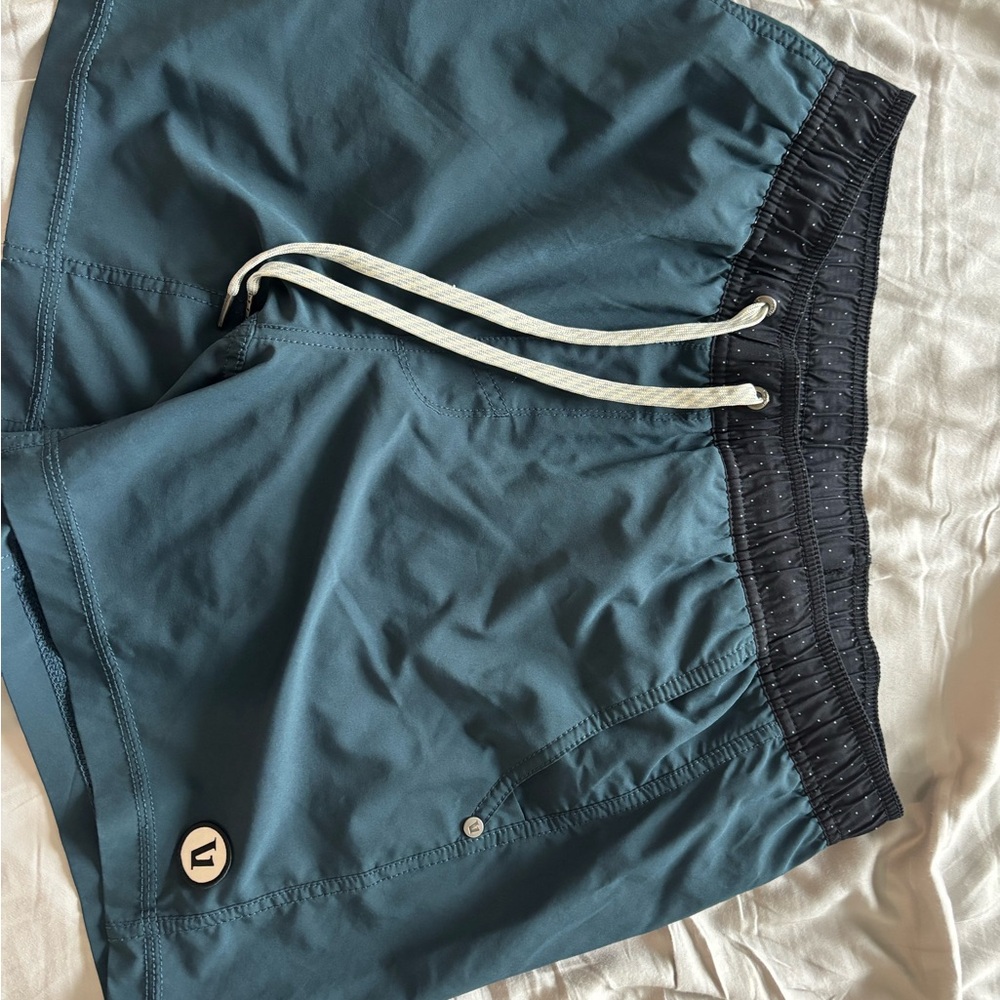 Vuori Kore Shorts (5 in Inseam)